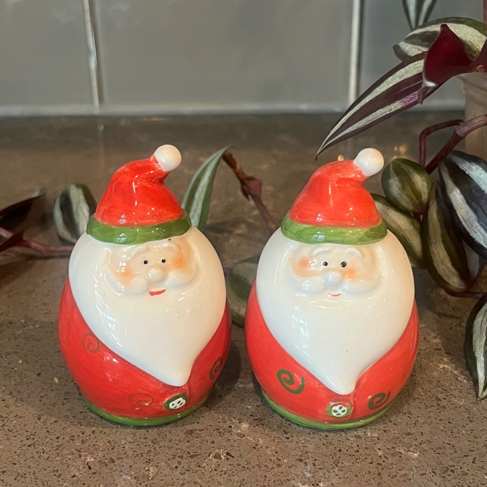 Jolly Santa Claus Salt and Pepper Shakers
